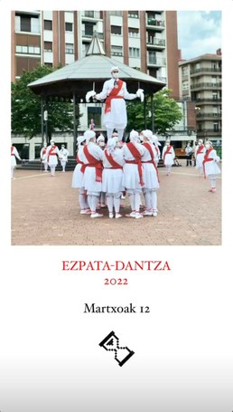 Sestaoko Eusko Lorak taldearen ezpata-dantza Sestaoko Eusko Lorak taldearen ezpata-dantza