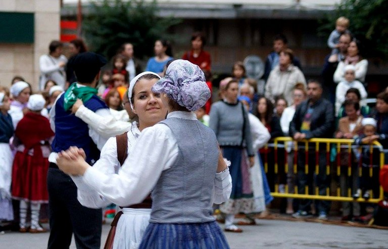 Badator Barakaldoko herrien arteko folklore jaialdia