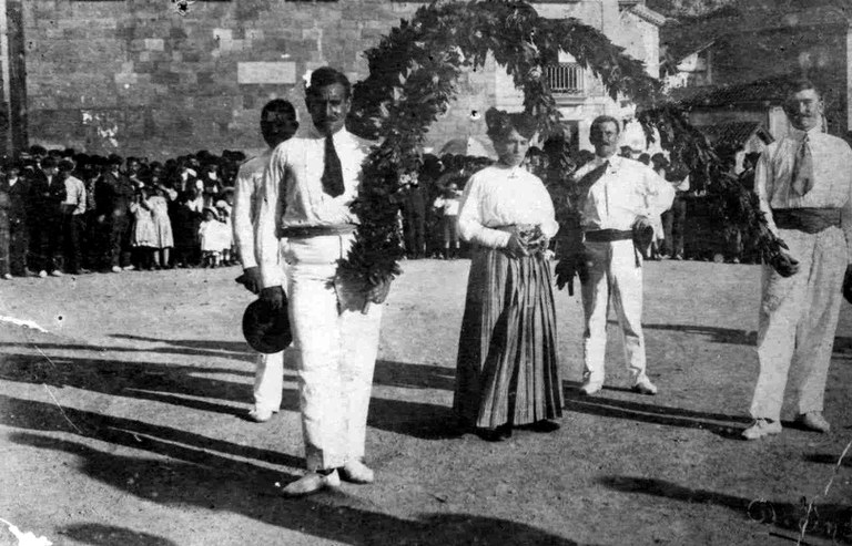 Aurreskua: Andreen deiako soinua