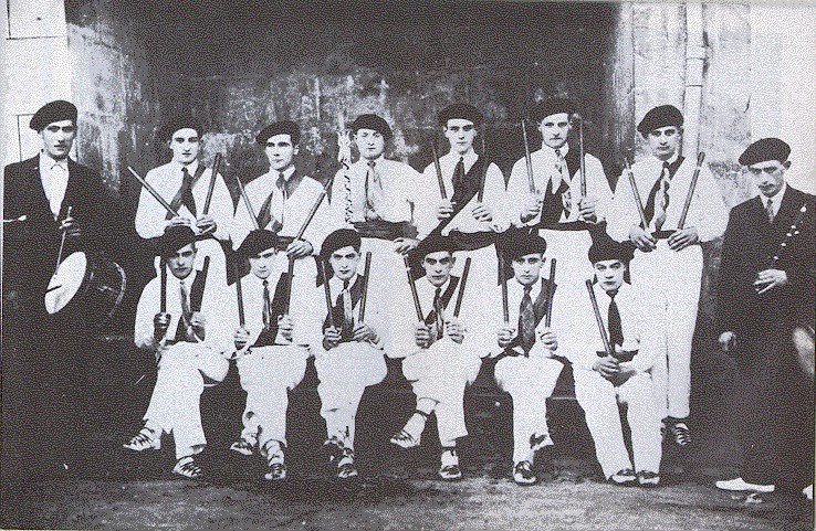 Makila-dantzak, Isurialde Atlantikoaren bihotzean