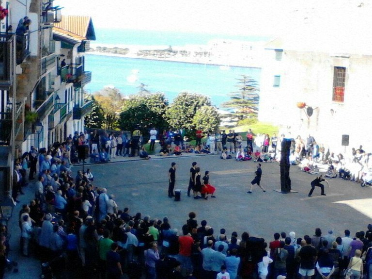 Kukai dantza konpainia saritu dute Leioako Umore Azokan: Euskadiko ikuskizun onena Kukai dantza konpainia saritu dute Leioako Umore Azokan: Euskadiko ikuskizun onena