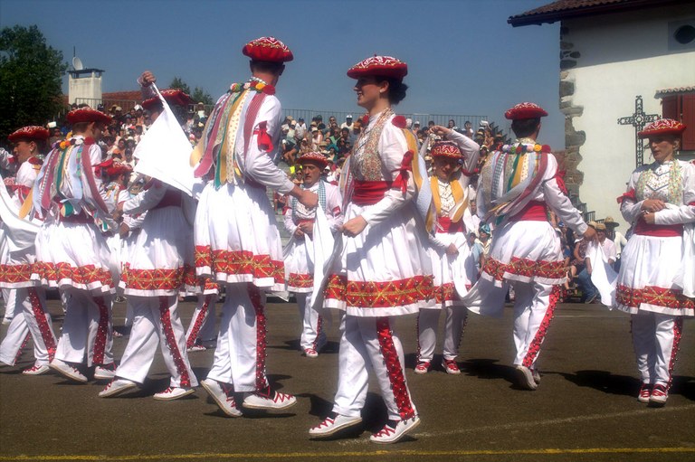 Dantzari berri bat Lekornen Dantzari berri bat Lekornen