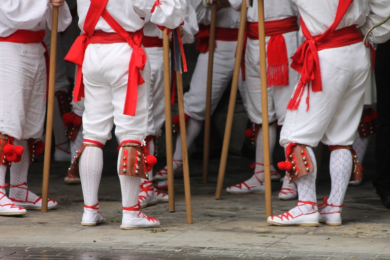 Agur egun zoragarria!