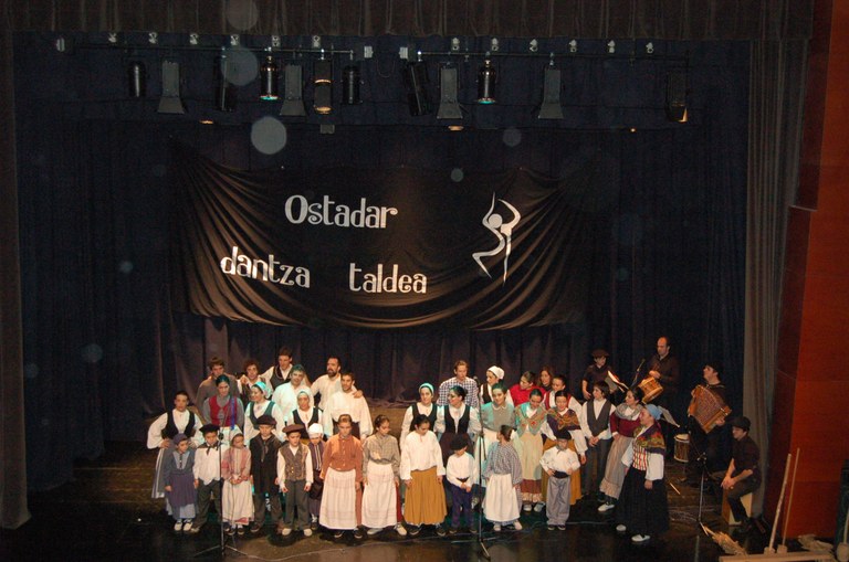 Ostadar Dantza Taldearen Gabonetako emanaldia datorren larunbatean, hilak 27, Beasainen