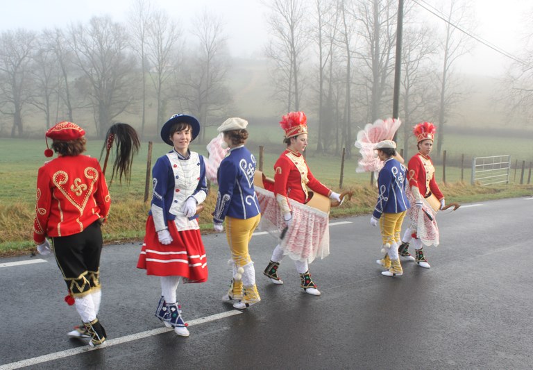 Emazteak euskal dantzaren munduan Emazteak euskal dantzaren munduan