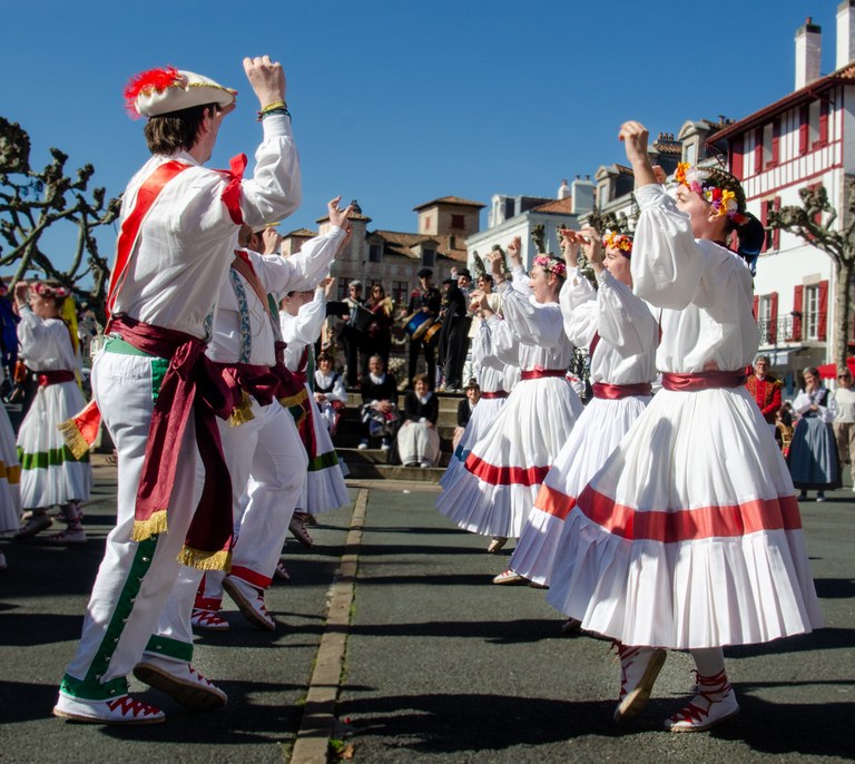 Kaskaroten moda berriz etorri da: boladan dira Lapurdiko inauteriak