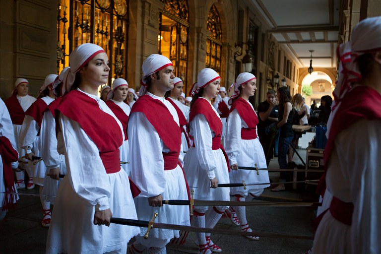 Feministak bai, baina dantzan ez Feministak bai, baina dantzan ez