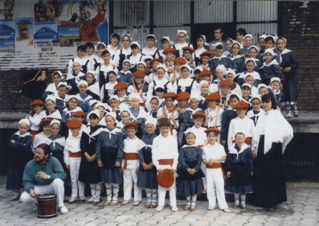 Aiara, 40 urte dantzan