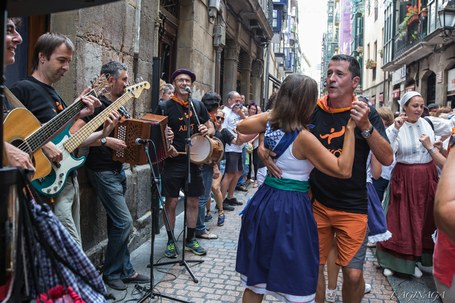 Aiko Taldea: BILBOKO BANDA + AIKO eta Dantzapoteoa