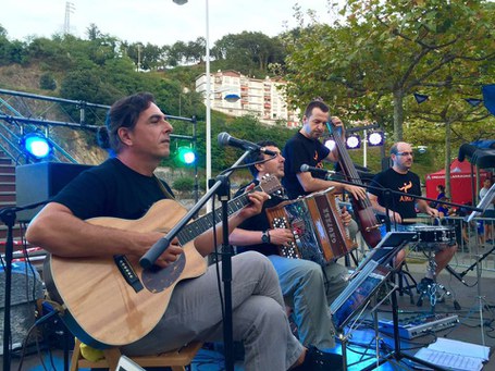 Aiko Taldea: erromeri-dantzaldia