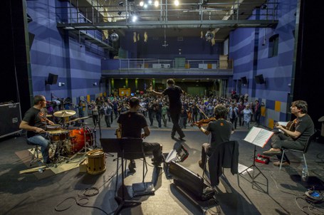 Aiko Taldea: erromeri-dantzaldia