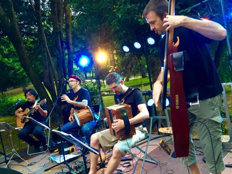 Aiko Taldea: erromeri-dantzaldia