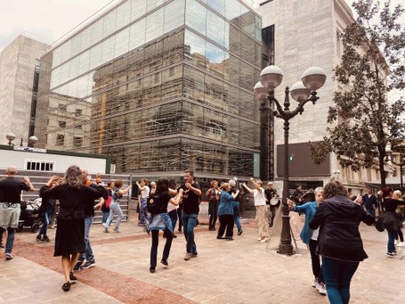 Aiko Taldea: Erromeri mugikorra/dantzapoteoa