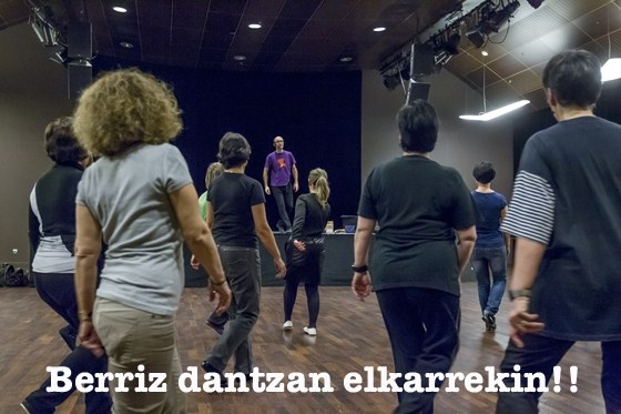 Aikoeskola presentziala. Urrian sarrera doan