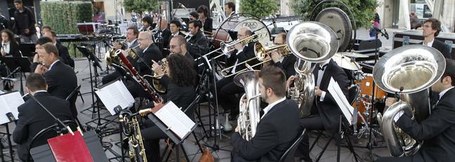 Bandtzaldia: Gasteizko Udal Musika Banda eta Aiko Taldea 