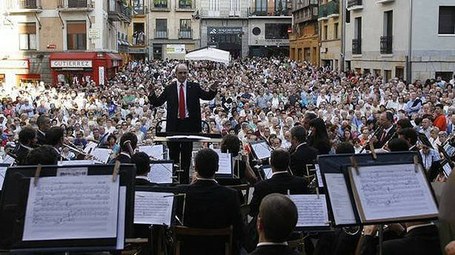 Bandtzaldia: La Pamplonesa eta Aiko Taldea