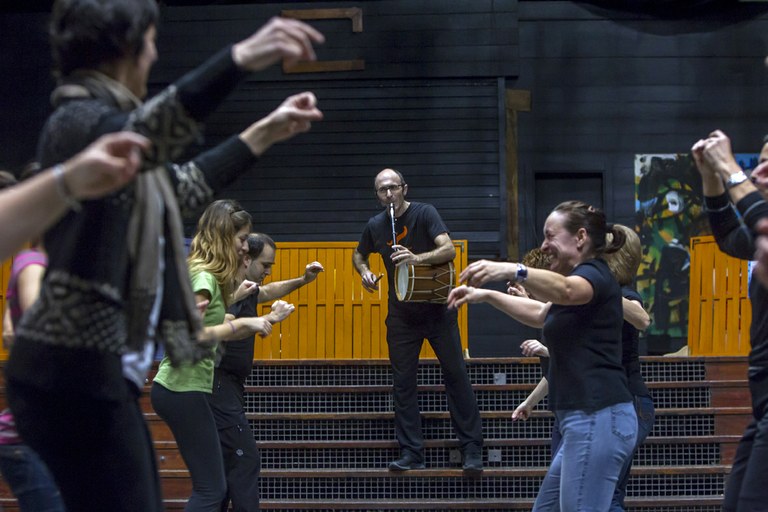 Campos Antzokiak ateak zabalduko dizkio dantza eta  kantu tradizionalari  