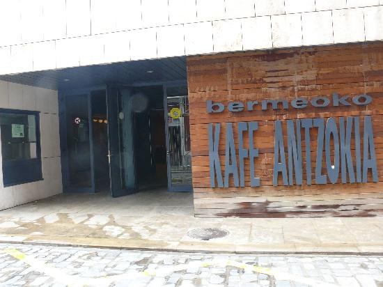 Dantzazale eguna, abenduak 14, Bermeoko Kafe Antzokian