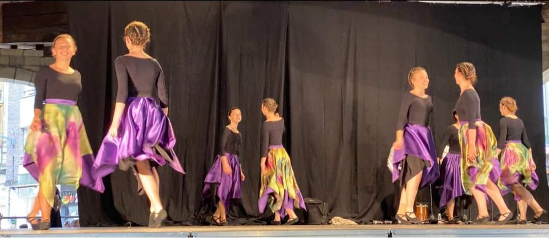 Irrika koreografia dantzatzen Irrika koreografia dantzatzen