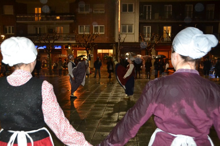 Neguari ongietorria dantzan