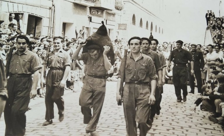 "Ai saliño, saliño, gaixua" "Ai saliño, saliño, gaixua"