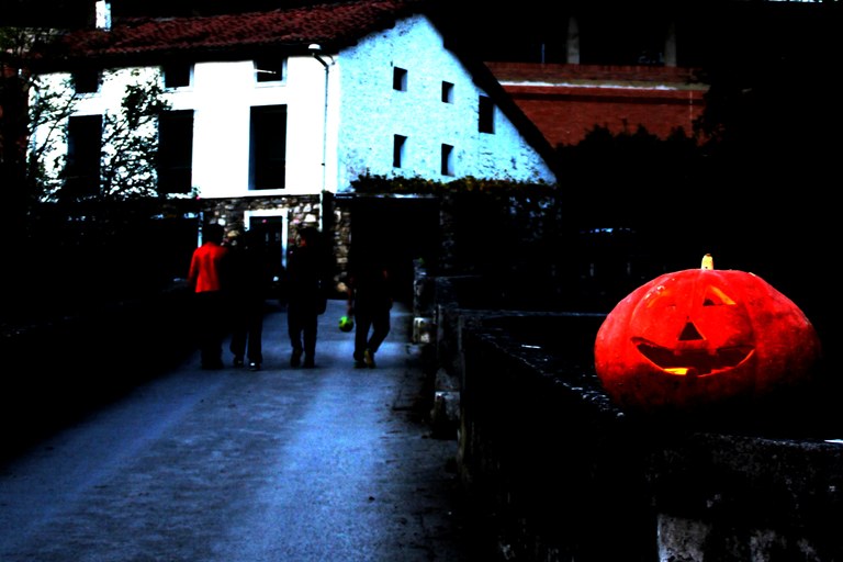 Halloween aspalditik ospatu izan dugu
