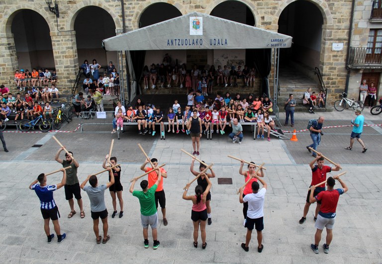 Mairuaren alardea, herria batzen duen jaia