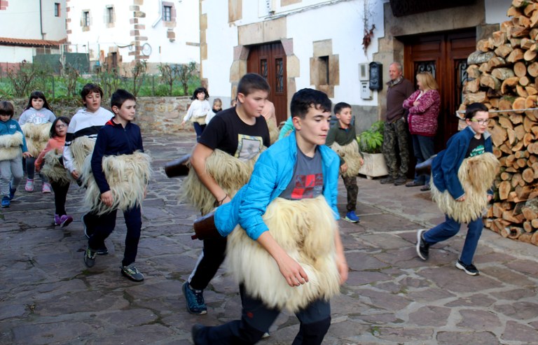 Hasi da joare soinua, gainean ditugu Malerrekako inauteriak