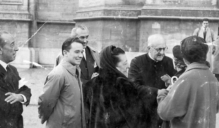 Ramon Laborda lagunak agurtzen Ramon Laborda lagunak agurtzen