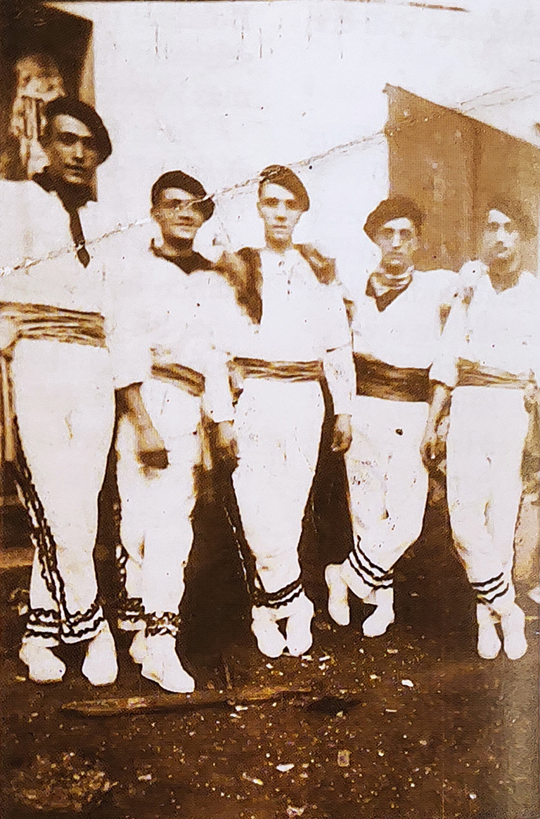 Luzaidar dantzariak 1929ko bartzelonako Nazioarteko Erakusketan Luzaidar dantzariak 1929ko bartzelonako Nazioarteko Erakusketan