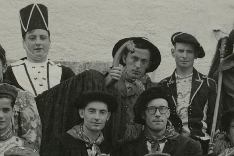 1954_Barkoxeko-maskarada-Zamaltzain-txerrero 1954_Barkoxeko-maskarada-Zamaltzain-txerrero