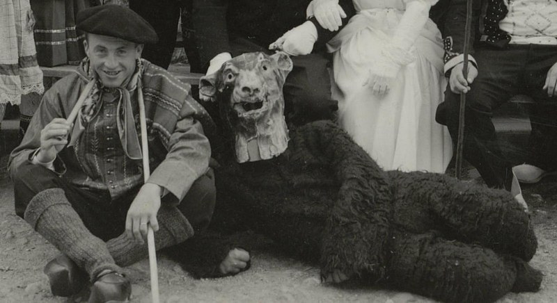 1954_Barkoxeko-maskarada-Hartza