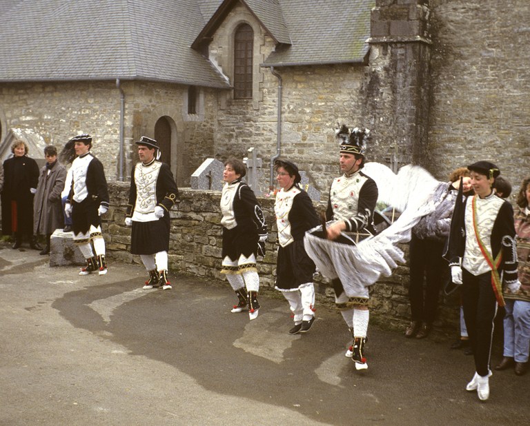 Aitzindari beltzak 2