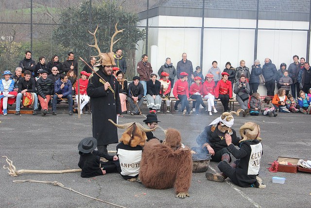 Maskarada berriak, betiko maskaradak