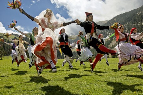 Esbart Dansaire de Rubí. Kataluniako dantzen ikuskizuna