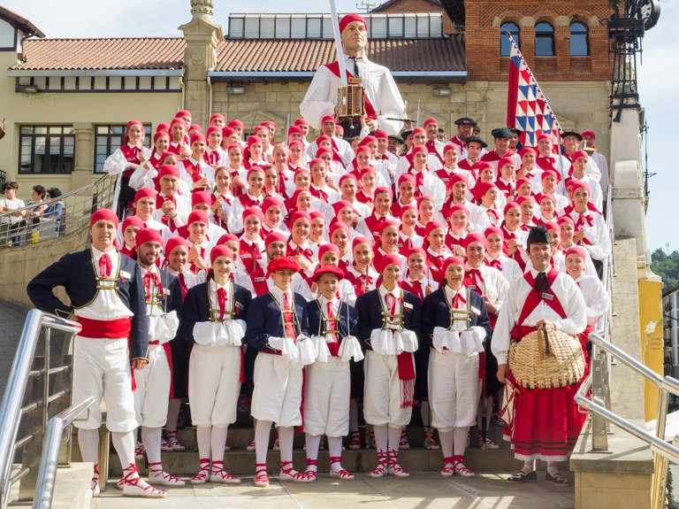 Herri dantzari baten poderioa