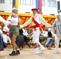 Euskal dantza taldeak atzerrira Euskal dantza taldeak atzerrira