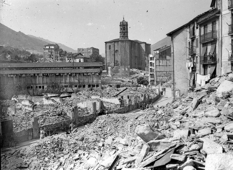 Eibarko bonbardeaketen 75. urteurrena