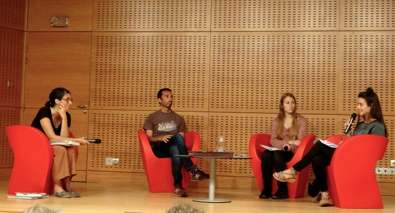 Miarritze mediatekan mahai-ingurua generoa eta dantza Miarritze mediatekan mahai-ingurua generoa eta dantza, 2022-09-02.