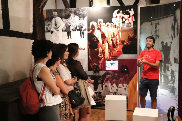 Soka erakusketaren bisita gidatua Beasainen