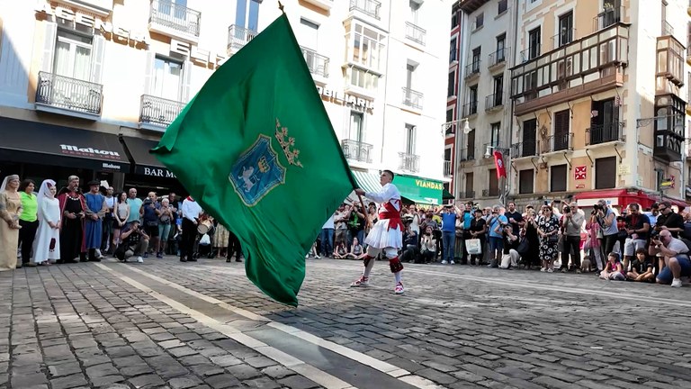 2025-09-05-Bandera-arbola_01