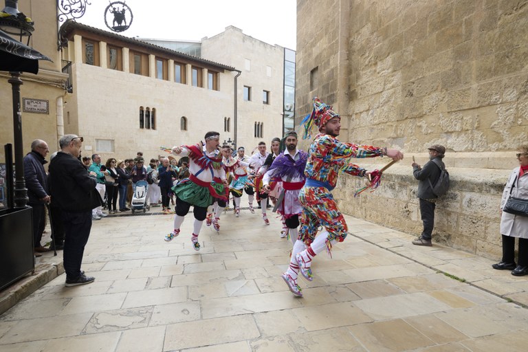 San Asensioko (Errioxa) dantzariak. Argazkia: Roser Blanch