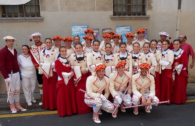 ♫ Iruñeko ferietan, iragan Sanferminetan...♬