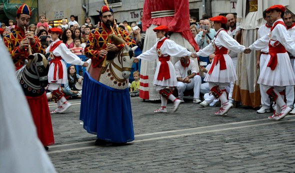 Batasunaren pribilegioa. Soka-dantza1