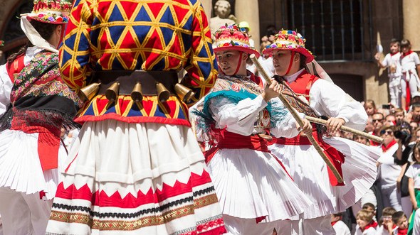 Iruñeko trokeo-dantzak sanferminetan 04