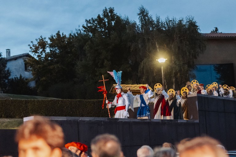 2025-10-21_Apostoluen-soka-dantza-Altzuzan-01 