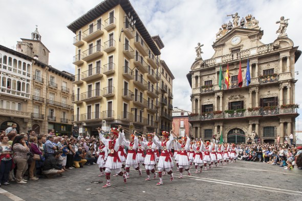 Sanfermin Aldapakoaren ezpata-dantza 2016-17 Sanfermin Aldapakoaren ezpata-dantza 2016-17