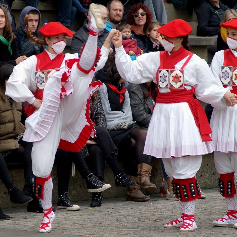 2021-11-13_Dantzara-Plazara-2_13 2021-11-13_Dantzara-Plazara-2_13