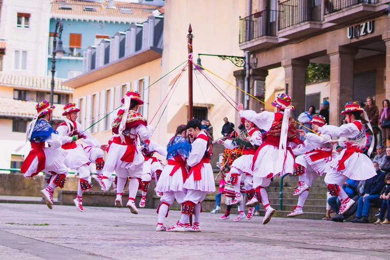 2022-04-09-Burguen-plaza-07