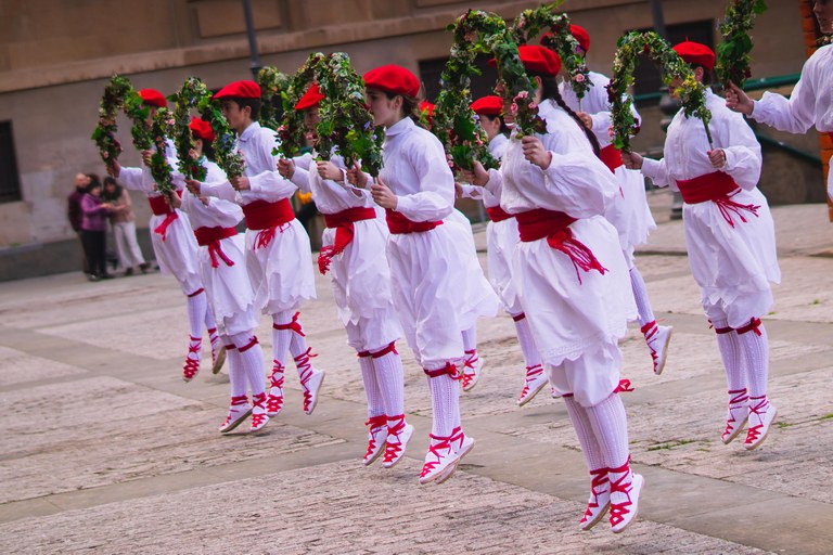 2022-04-09-Burguen-plaza-13